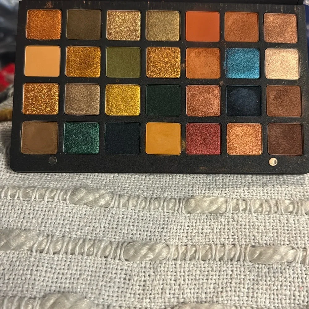 Natasha Denona Metropolis Palette in Black - Picture 3 of 3